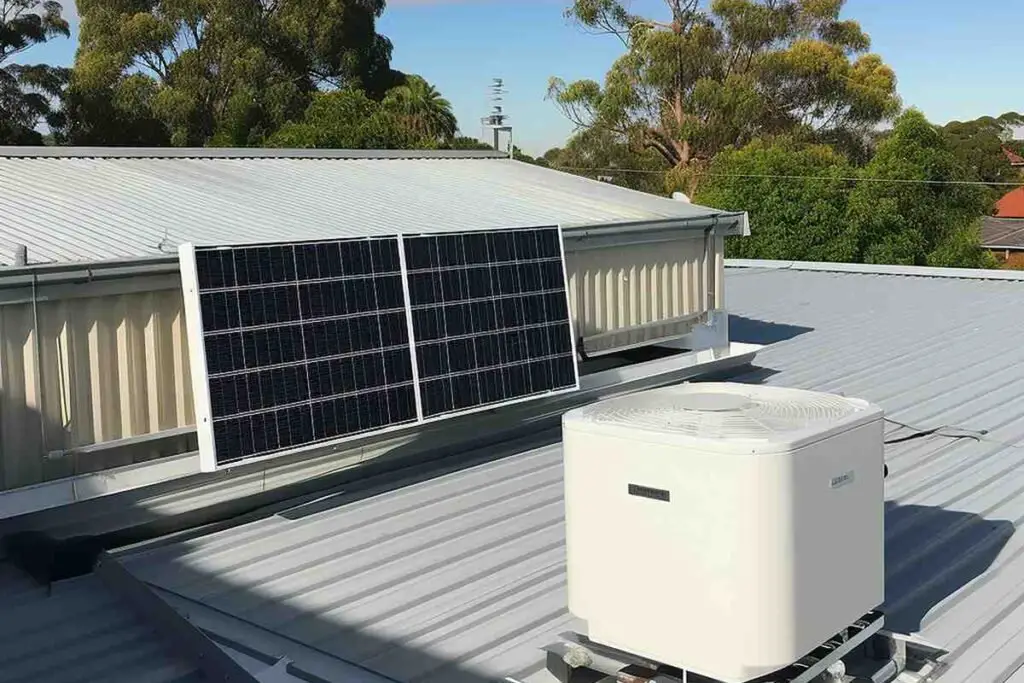 a solar plate on roof indicating how many Solar Panels Required for 1.5 Ton AC